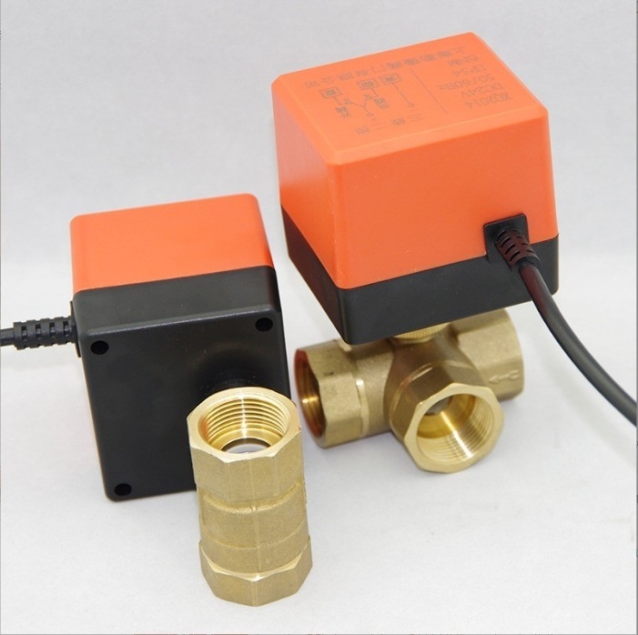 Seguridad eléctrica de tres vías pequeña válvula de bolas de latón para medio de agua de temperatura normal